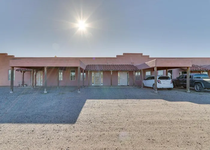 Retreat W/ Pool Access + A/c! Apartment