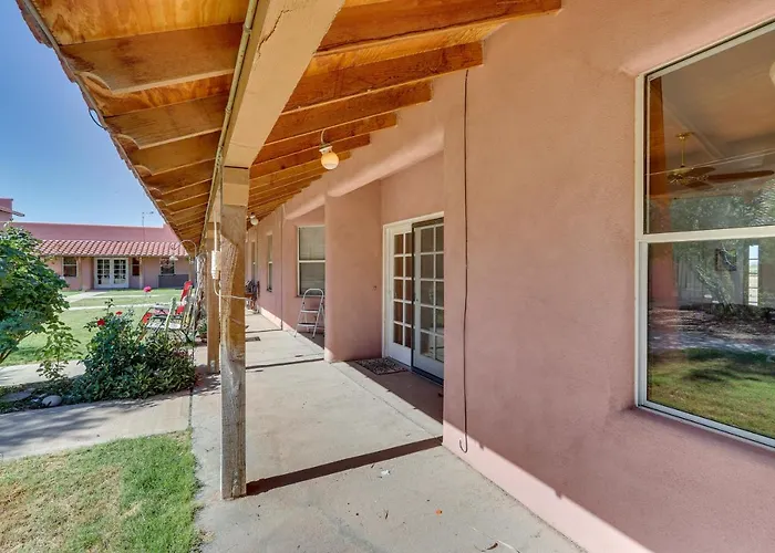 Apartment Retreat W/ Pool Access + A/c! Eloy
