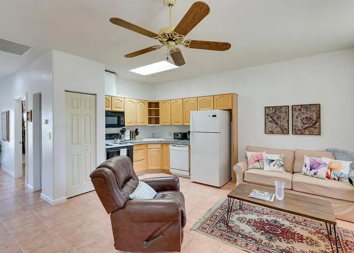 Retreat W/ Pool Access + A/c! Apartment Eloy