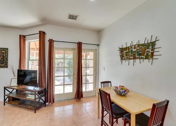 Apartment Retreat W/ Pool Access + A/c! *