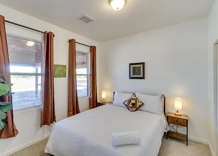 Retreat W/ Pool Access + A/c! Eloy