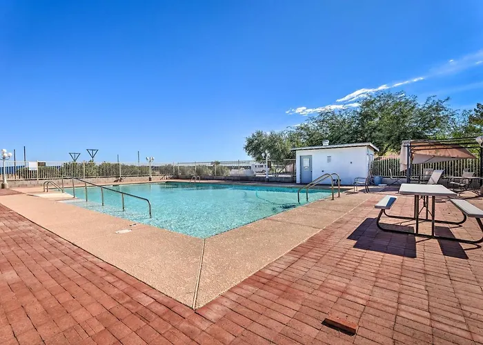 Retreat W/ Pool Access + A/c! Eloy